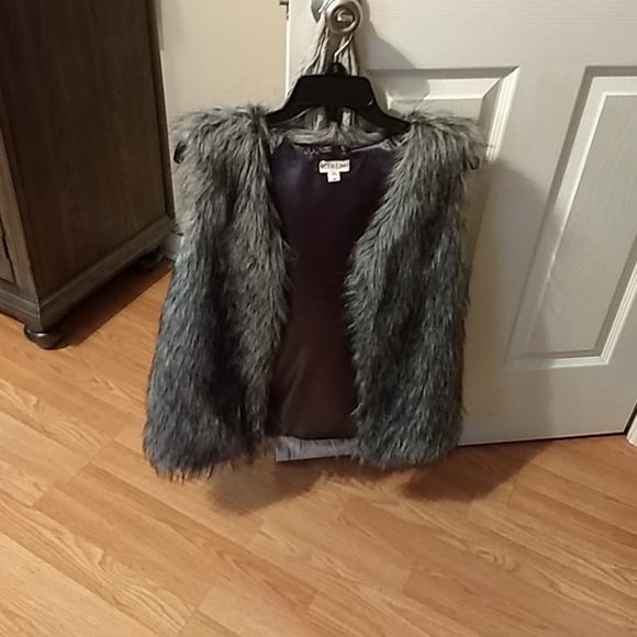 Vest - Picture 2 of 2
